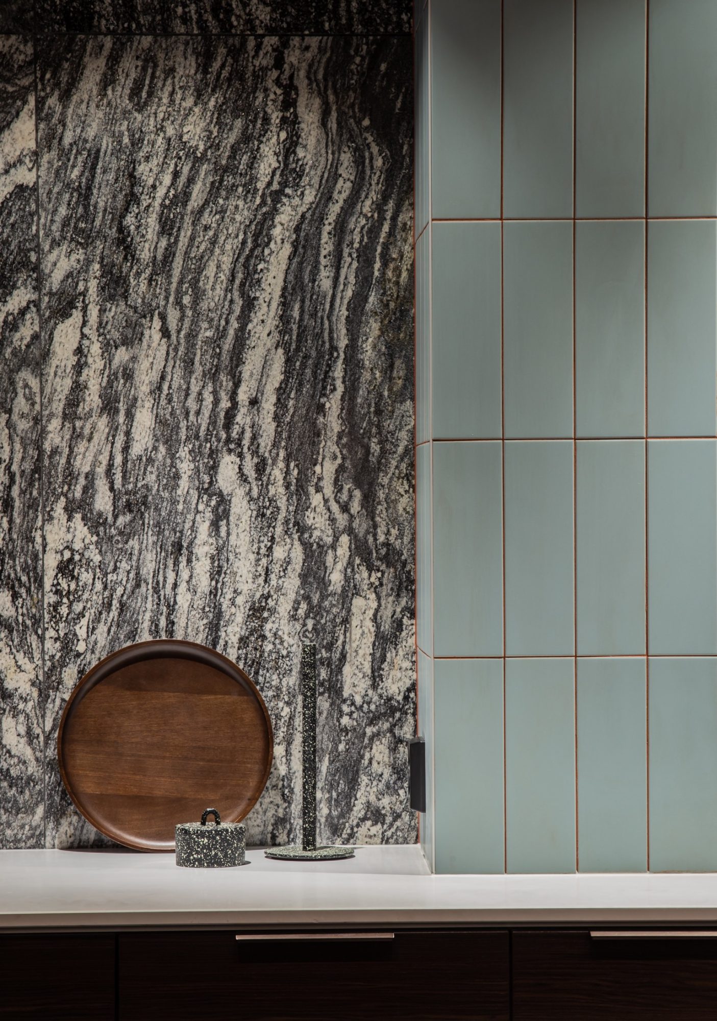Marmer og fliser på veggen i et moderne design