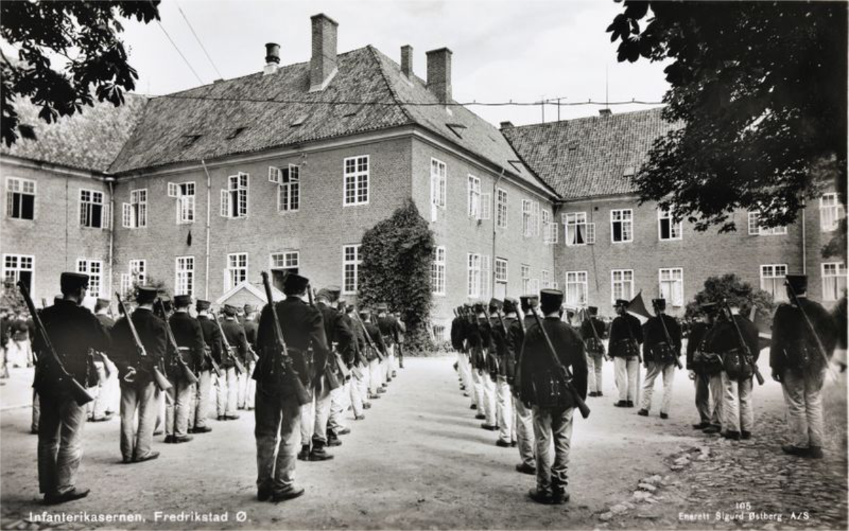 Fredrikstad, Infanterikasernen I Gamlebyen No Nb Digifoto 20140523 00086 Bldsa PK13188