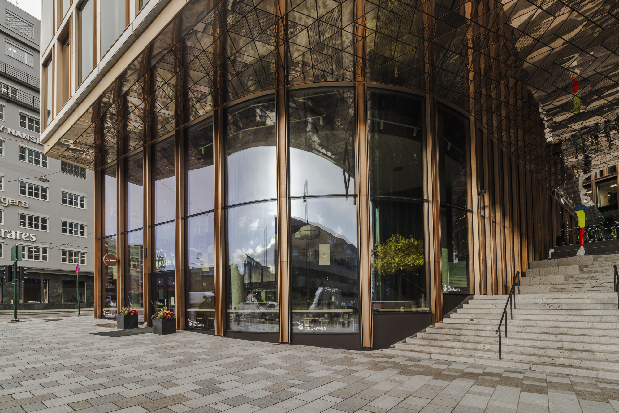 MicrArmen Restaurant Exterior